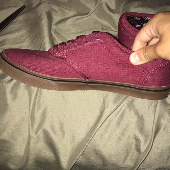 Vans - Picture 4 of 6